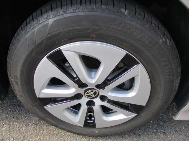 トヨタ プリウス １．８ Ａ Ｅ－ＦＯＵＲ ４ＷＤ H29年 (東北) 99