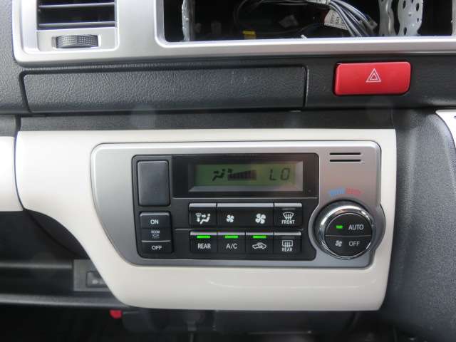 トヨタ ハイエースバン ３．０ スーパーＧＬ ロング ディーゼルターボ ４ＷＤ H28年 (東北) 99