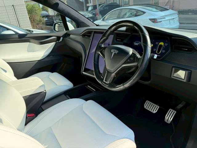 テスラ モデルＸ ＲＡＶＥＮ パフォーマンス ＡＷＤ 白内装 ６人乗リ R1年 (東海) 99