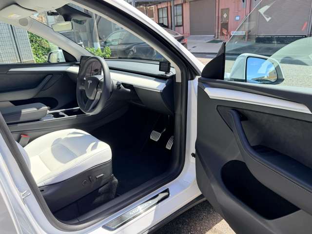 テスラ モデルＹ パフォーマンス R4年 (東海) 99