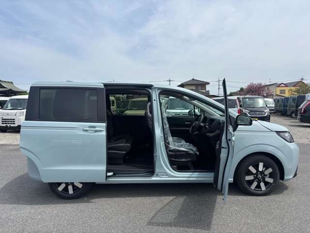 ホンダ フリード　ハイブリッド １．５ Ｅ：ＨＥＶ エアー ＥＸ R8年 (関東) 99