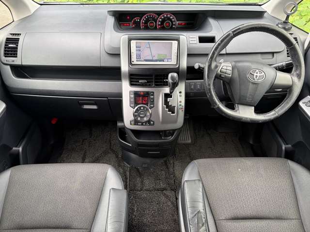 トヨタ ヴォクシー ２．０ ＺＳ 煌Ｚ H25年 () 99