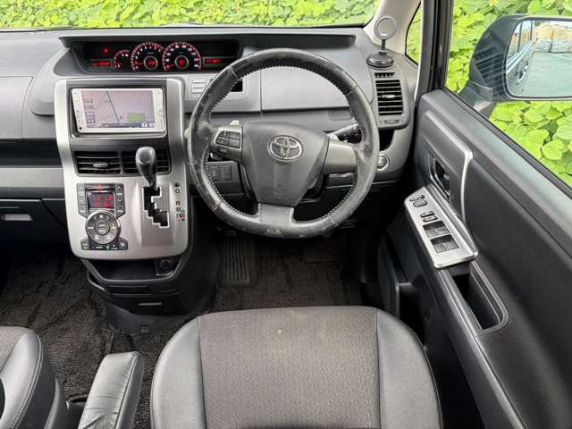 トヨタ ヴォクシー ２．０ ＺＳ 煌Ｚ H25年 () 99