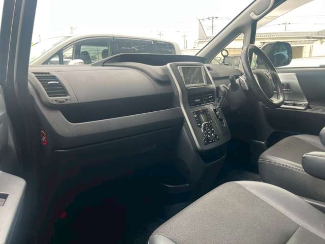トヨタ ヴォクシー ２．０ ＺＳ 煌Ｚ H25年 () 99
