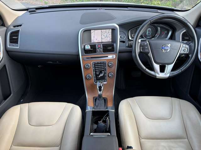 ボルボ ＸＣ６０ Ｔ６ ＡＷＤ ４ＷＤ H26年 (関東) 99