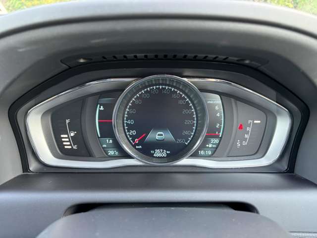 ボルボ ＸＣ６０ Ｔ６ ＡＷＤ ４ＷＤ H26年 (関東) 99