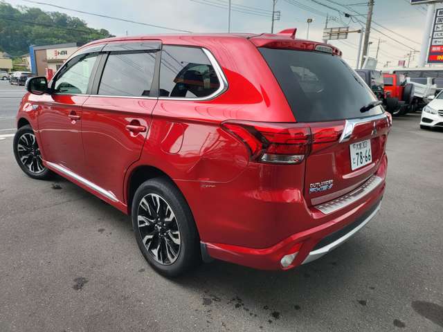 三菱 アウトランダーＰＨＥＶ ２．０ Ｇ セーフティパッケージ ４ＷＤ H27年 () 99