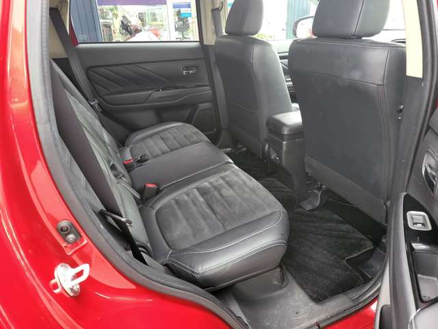 三菱 アウトランダーＰＨＥＶ ２．０ Ｇ セーフティパッケージ ４ＷＤ H27年 () 99