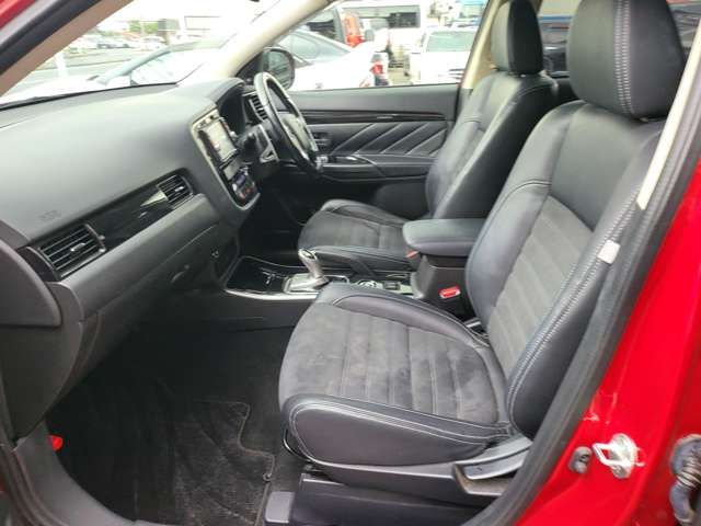 三菱 アウトランダーＰＨＥＶ ２．０ Ｇ セーフティパッケージ ４ＷＤ H27年 () 99