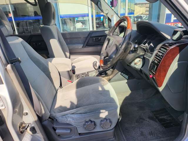 三菱 パジェロ ３．２ ロング エクシードＩＩ ディーゼルターボ ４ＷＤ H12年 (関東) 99