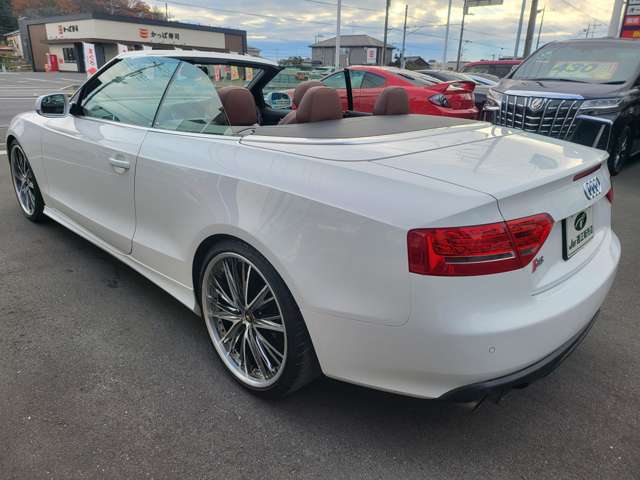 アウディ Ａ５　カブリオレ ３．２ ＦＳＩ クワトロ ４ＷＤ H22年 (関東) 99