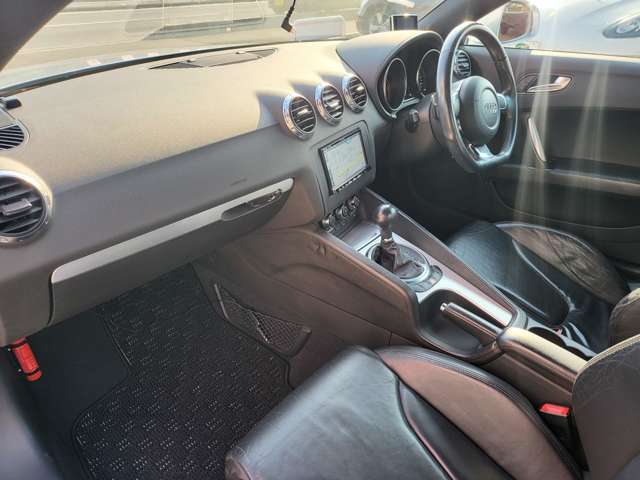 アウディ ＴＴ クーペ　２．０　ＴＦＳＩ H19年 (関東) 99