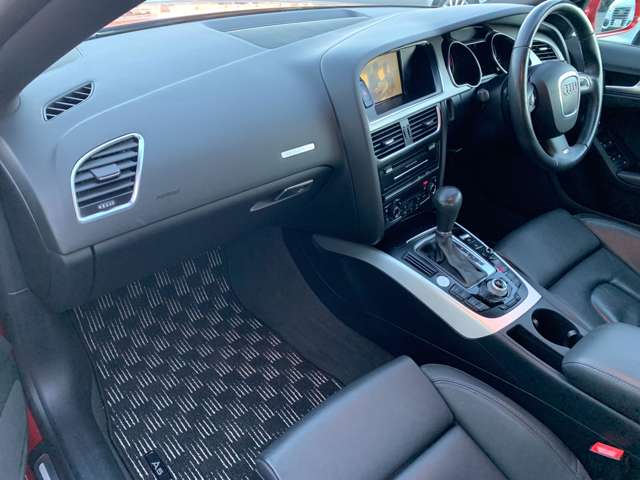 アウディ Ａ５　スポーツバック ２．０ ＴＦＳＩ クワトロ Ｓラインパッケージ ４ＷＤ H23年 (関東) 99