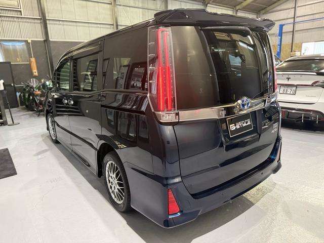 トヨタ ノア １．８ ハイブリッド ＳＩ ＷＸＢＩＩ R1年 (東海) 99