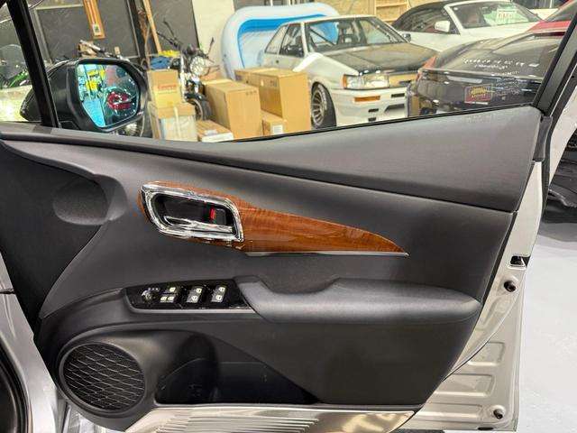トヨタ プリウス １．８ Ａ ツーリングセレクション R2年 (東海) 99