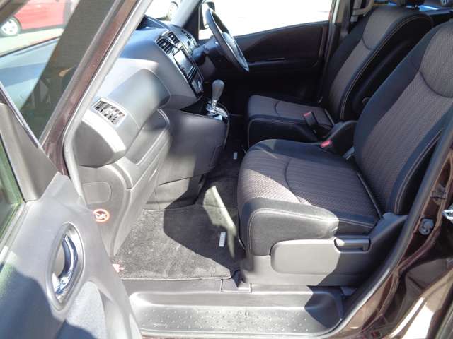日産 セレナ ２．０ ハイウェイスター Ｖセレクション＋ＳＡＦＥＴＹ Ｓ－ＨＹＢＲＩＤ アドバンストセーフティ ＰＫＧ H27年 (関東) 99