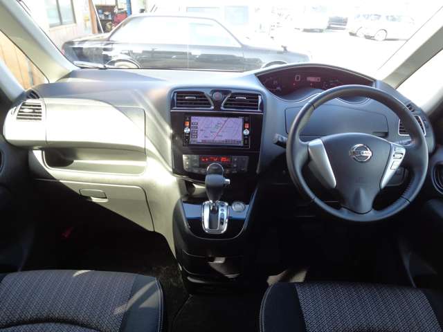 日産 セレナ ２．０ ハイウェイスター Ｖセレクション＋ＳＡＦＥＴＹ Ｓ－ＨＹＢＲＩＤ アドバンストセーフティ ＰＫＧ H27年 (関東) 99