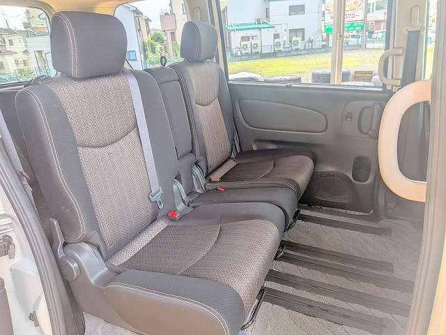 日産 セレナ ２．０ ハイウェイスター Ｖセレクション＋ＳＡＦＥＴＹ Ｓ－ＨＹＢＲＩＤ H27年 (関東) 99