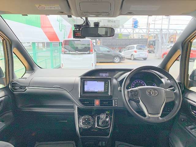 トヨタ エスクァイア　ハイブリッド １．８ ハイブリッド ＸＩ H26年 (関東) 99