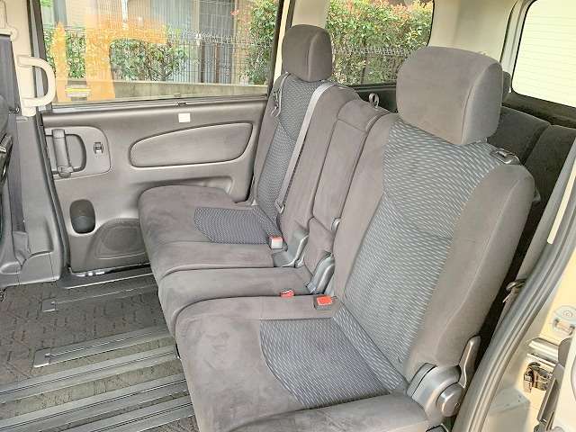 日産 セレナ ２．０ ２０Ｘ Ｖセレクション＋ＳＡＦＥＴＹ Ｓ－ＨＹＢＲＩＤ H27年 (関東) 99