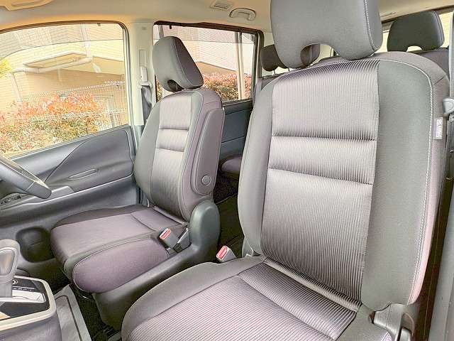 日産 セレナ ２．０ ハイウェイスター Ｖセレクション H29年 (関東) 99