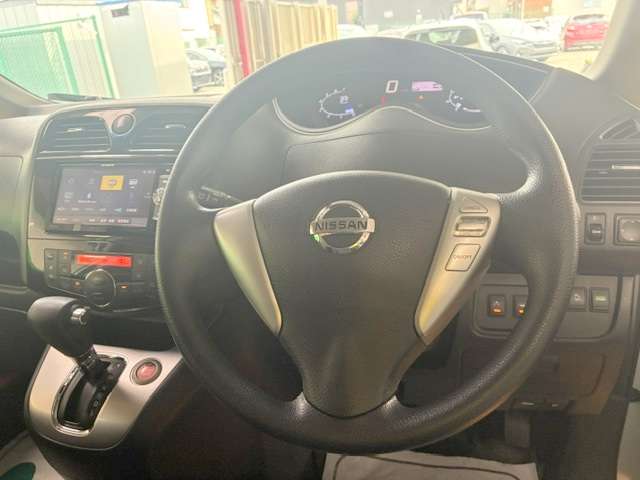 日産 セレナ ２．０ ２０Ｘ Ｖセレクション＋ＳＡＦＥＴＹ Ｓ－ＨＹＢＲＩＤ H27年 (関東) 99