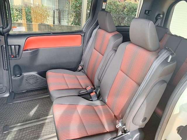 トヨタ ヴォクシー ２．０ ＺＳ H29年 (関東) 99