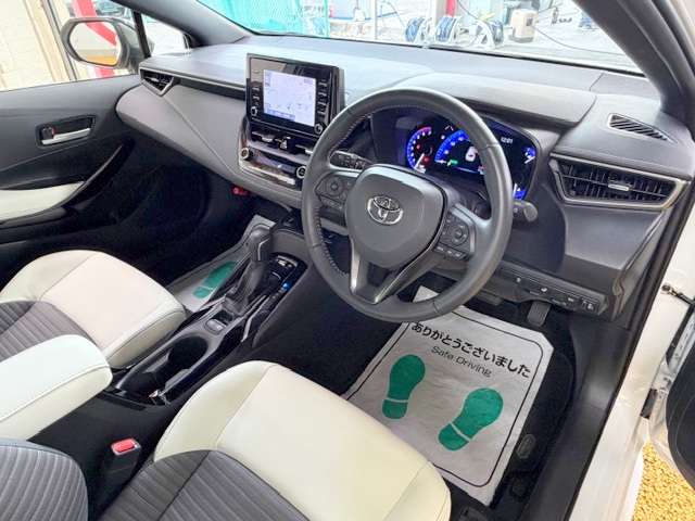 トヨタ カローラ　ツーリング　ハイブリッド １．８ ハイブリッド ＷＸＢ R1年 (関東) 99