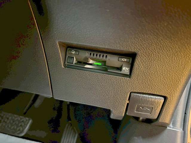 トヨタ カローラフィールダー　ハイブリッド １．５ ハイブリッド Ｇ Ｗ×Ｂ H29年 (関東) 99