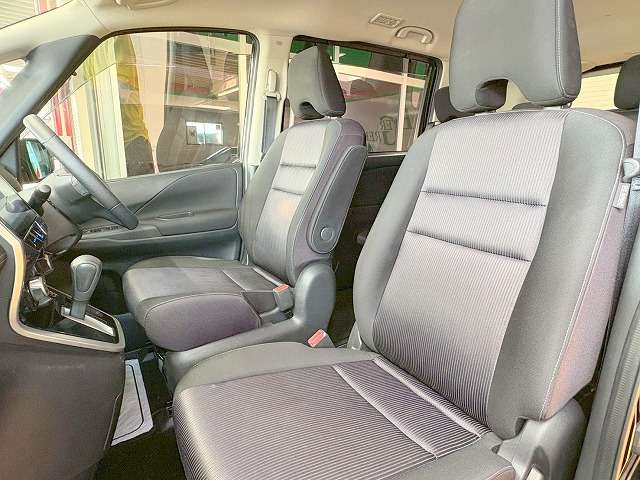 日産 セレナ ２．０ ハイウェイスター ＶセレクションＩＩ R1年 (関東) 99