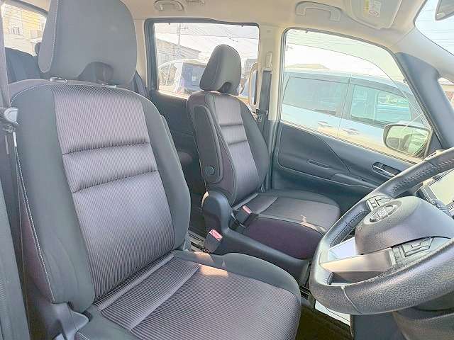 日産 セレナ ２．０ ハイウェイスター Ｖセレクション H29年 (関東) 99
