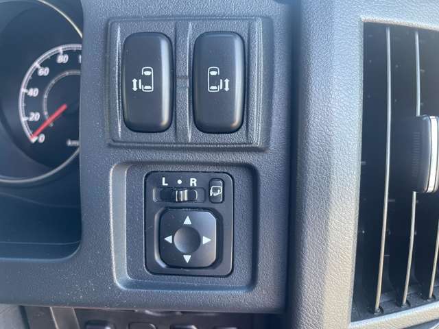 三菱 デリカ　Ｄ：５ ２．２ シャモニー ディーゼルターボ ４ＷＤ H27年 (関東) 99