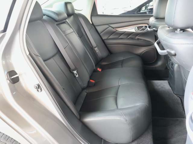 日産 フーガ ３．７ ３７０ＧＴ H26年 (関東) 99