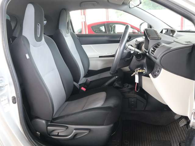 トヨタ ｉＱ １．３ １３０Ｇ ＭＴ H25年 (関東) 99