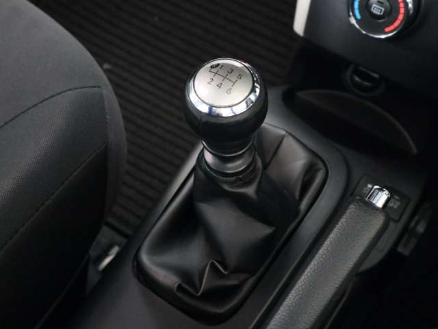 トヨタ ｉＱ １．３ １３０Ｇ ＭＴ H25年 (関東) 99
