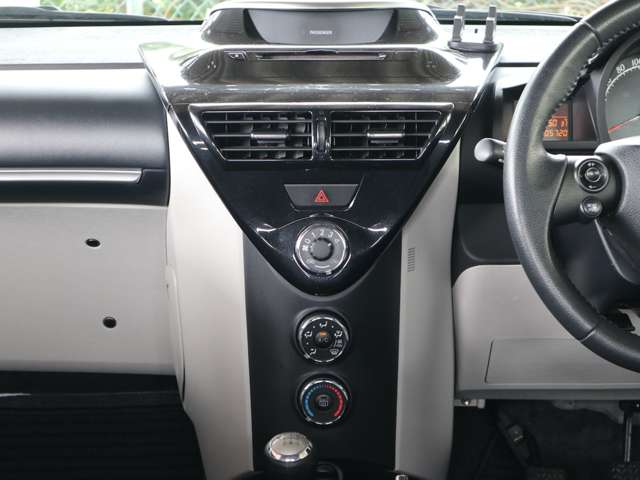 トヨタ ｉＱ １．３ １３０Ｇ ＭＴ H25年 (関東) 99