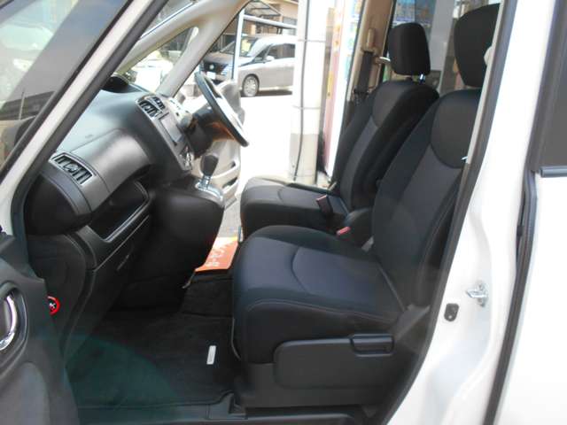 日産 セレナ ２．０ ハイウェイスター Ｓ－ＨＹＢＲＩＤ H25年 (近畿) 99