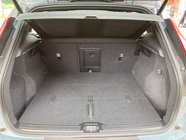 ボルボ ＸＣ４０ Ｂ４　モメンタム R3年 (関東) 99