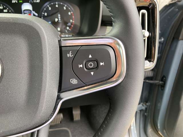 ボルボ ＸＣ４０ Ｂ４　モメンタム R3年 (関東) 99