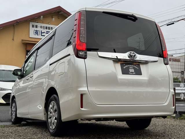 トヨタ ノア ２．０ Ｘ H26年 (近畿) 99