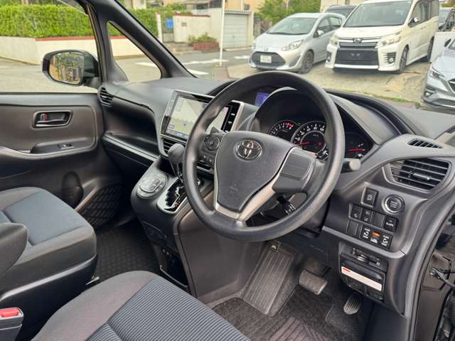 トヨタ ノア ２．０ Ｘ ウェルキャブ スロープタイプＩ 車イス１脚仕様車 R1年 (近畿) 99