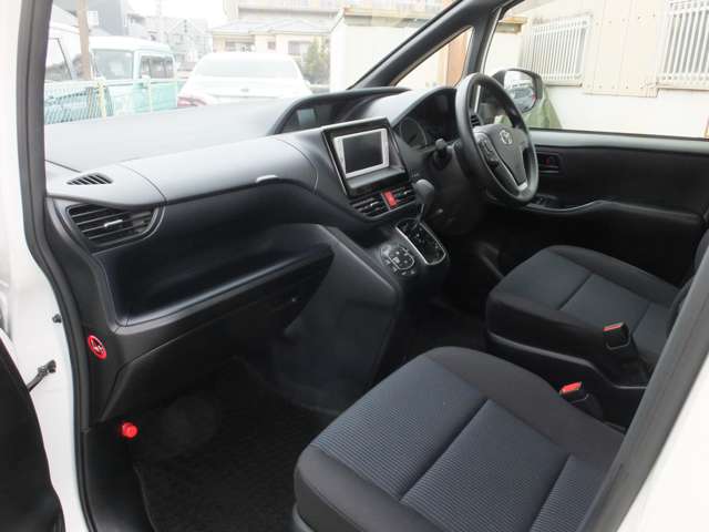 トヨタ ノア ２．０ Ｘ ウェルキャブ スロープタイプＩ 車イス２脚仕様車 H29年 (近畿) 99