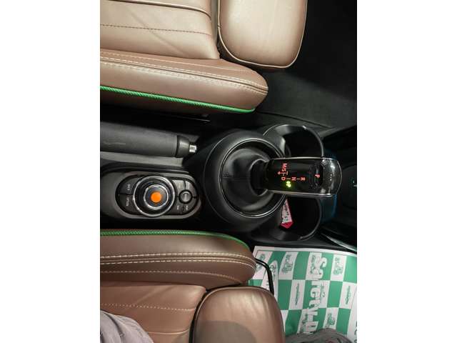 ミニ ミニ クーパー ５ドア ６０イヤーズ エディション ＤＣＴ R1年 (東海) 99