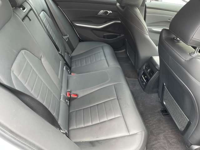ＢＭＷ ３シリーズ ３２０Ｄ Ｘドライブ Ｍスポーツ ディーゼルターボ ４ＷＤ R2年 (東海) 99
