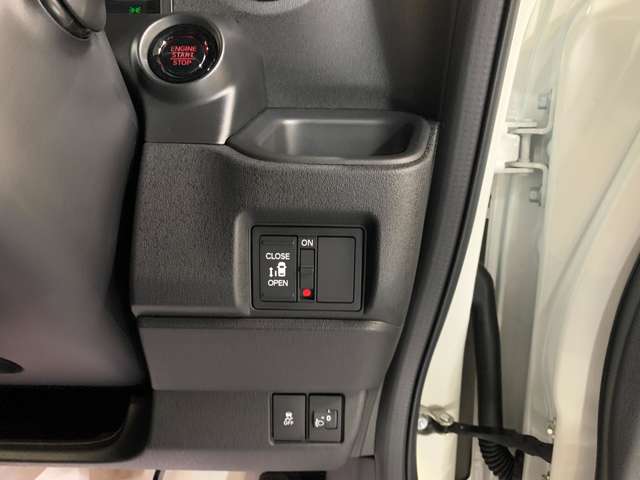 ホンダ Ｎ　ＢＯＸ カスタム ６６０ R8年 (近畿) 99