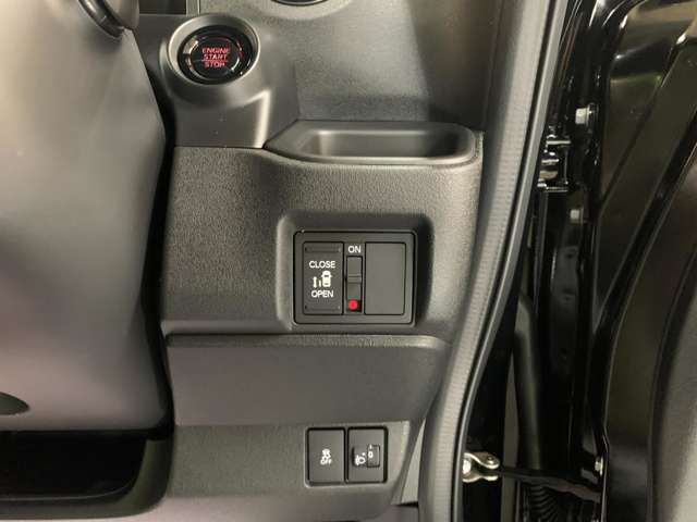 ホンダ Ｎ　ＢＯＸ カスタム ６６０ R8年 (近畿) 99