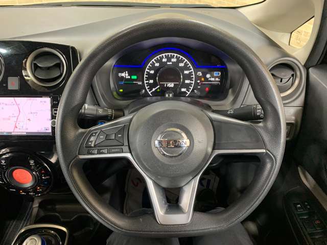 日産 ノート １．２ Ｅ－ＰＯＷＥＲ Ｘ H30年 (近畿) 99
