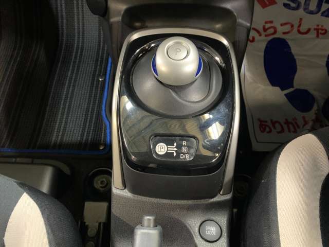 日産 ノート １．２ Ｅ－ＰＯＷＥＲ Ｘ H30年 (近畿) 99