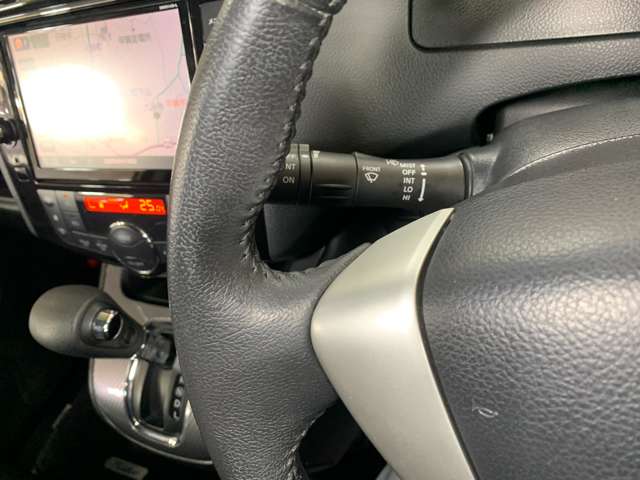 日産 セレナ ２．０ ライダー ブラックラインＺＺ Ｓ－ＨＹＢＲＩＤ H26年 (近畿) 99
