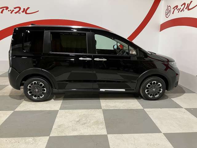 ホンダ フリード　ハイブリッド １．５ Ｅ：ＨＥＶ クロスター ４ＷＤ R7年 (東北) 99